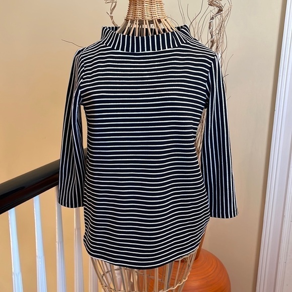 Ann Taylor Tops - Ann Taylor 😜Final SALE 😜NWT black and white top
